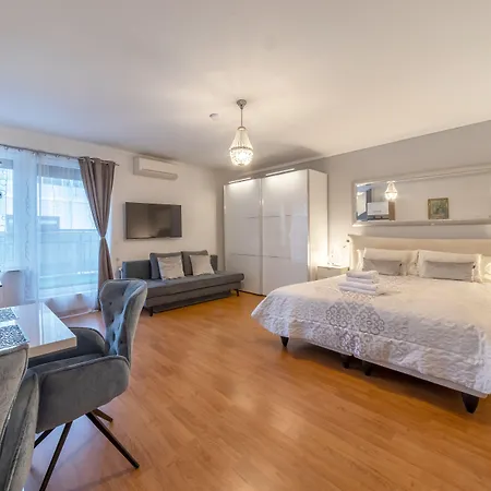Apartment Pmc Business *